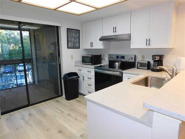 Photo - 218 Woodlake Wynde Unit 218