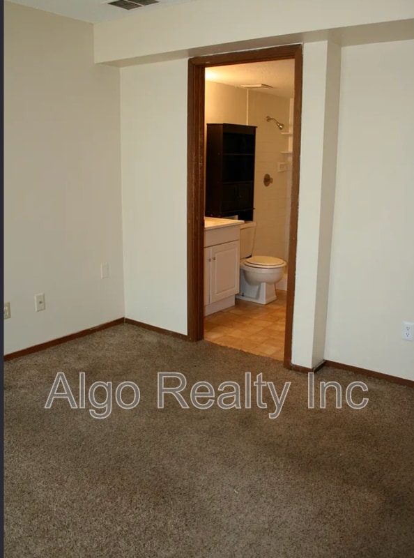Photo - 130-134 W 61st St