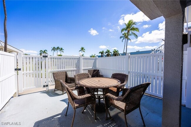 Building Photo - 6777 Winkler Rd