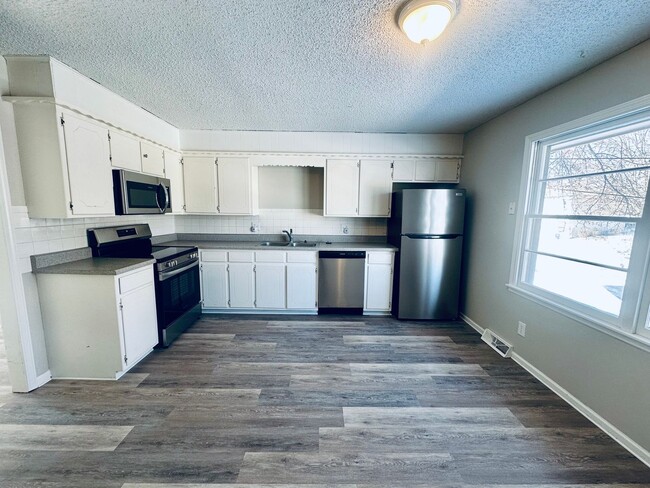 Photo - {1811} Updated duplex with great natural light and tons of space + Recently Renovated + Stainless...