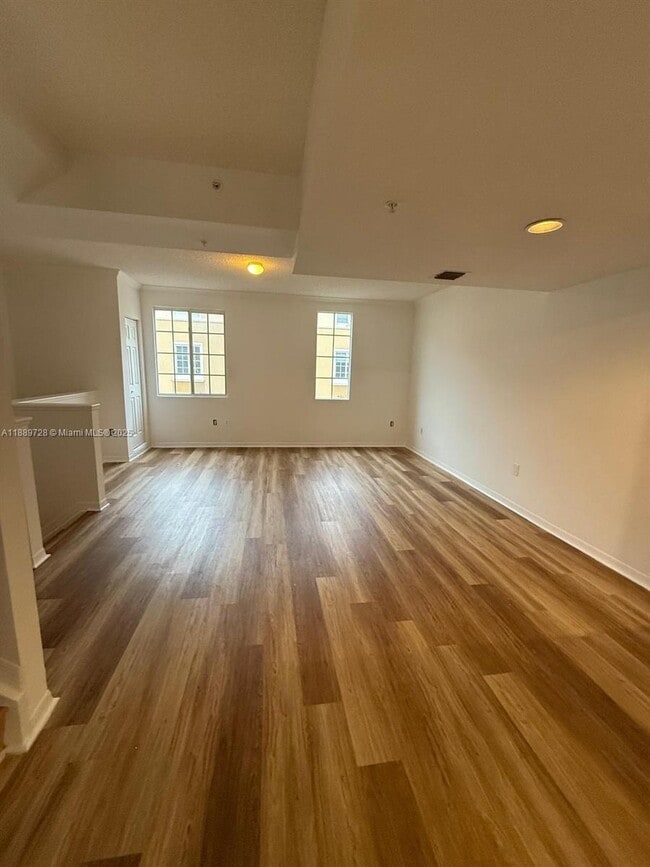 Photo - 2941 NE 185th St Unidad 1302