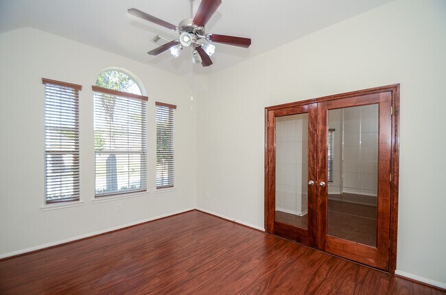 Photo - 12918 Hawthorne Shores Dr