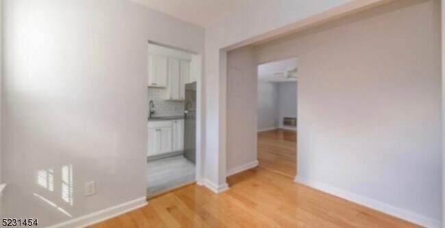 Photo - 46 Parkway Village