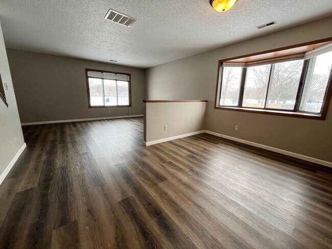 Photo - Rent Special - Spacious End Unit 2 Bed/1 Bath Townhome!