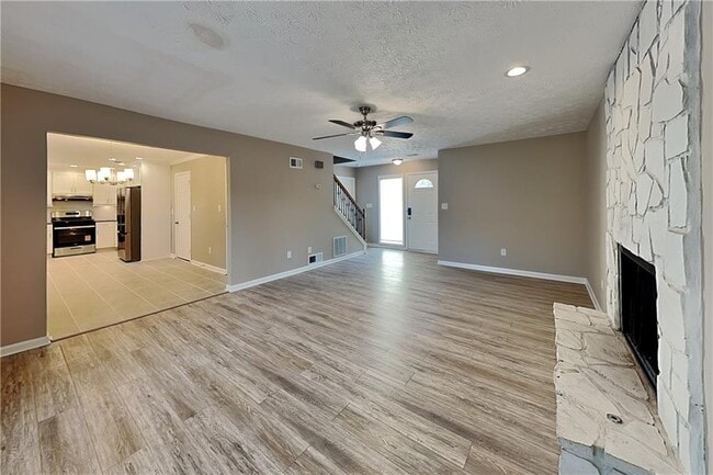 Photo - 40 Briar Gate Ln