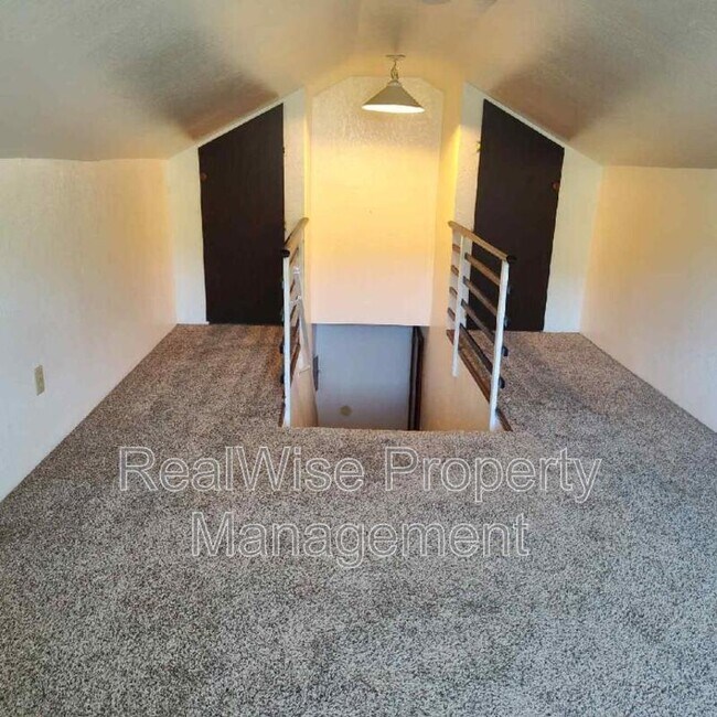 333 S Old Pacific Hwy Condo Unit 1 Condo for Rent in Myrtle Creek, OR