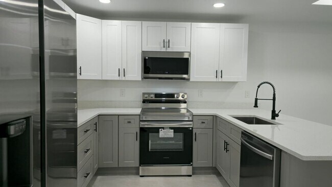 Photo - 4429 26th St SW