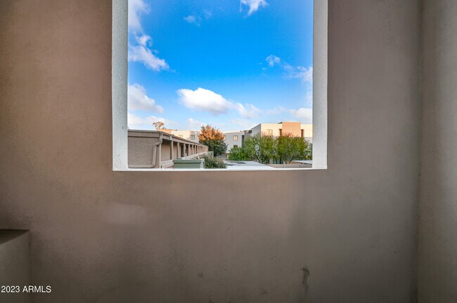 Photo - 1023 W 5th St Unidad 1024