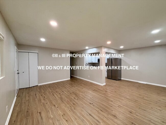 8327 Grandview Ln