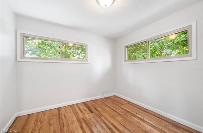 Photo - 15334 Triskett Rd Unit Front