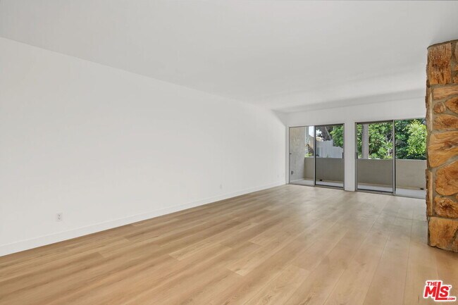 16169 Sunset Blvd Unit 203