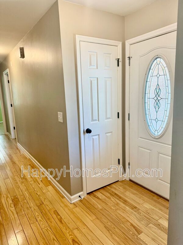 Photo - 119 Durham Dr