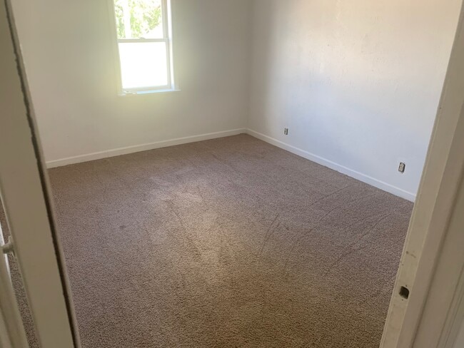 Photo - 4010 K Dr S Unit B