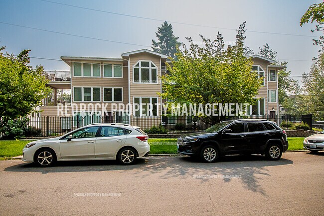Photo - 215 S Chestnut St Condo Unit 7 - 1