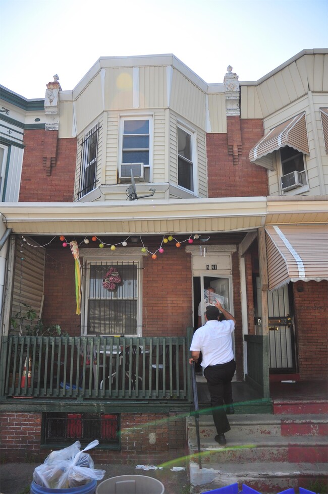 Building Photo - 4741 Mulberry St