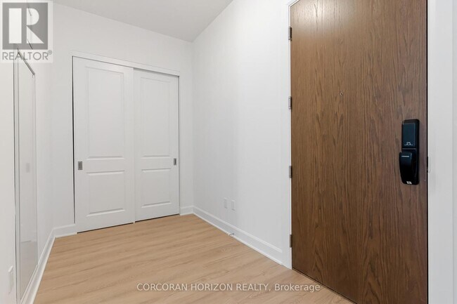 Photo - 3240 William Coltson Ave Unité 111