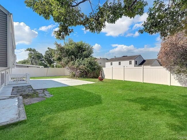 Photo - 307 Peachtree Cir