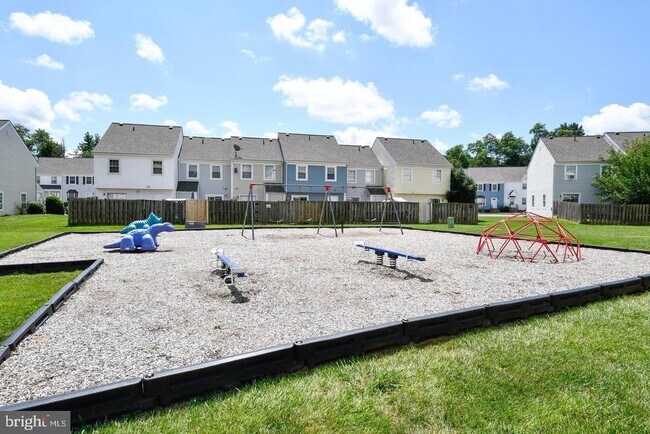 Photo - 102 Chesterfield Ln Unit 201