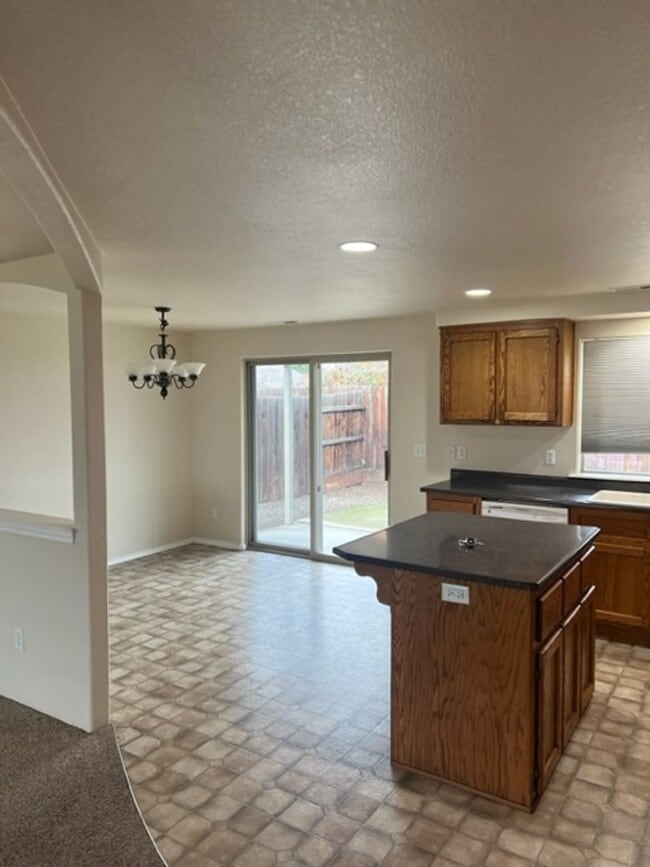 Photo - 2346 Stonefield Way
