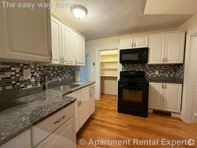 Building Photo - Somerville / Davis Sq 2 Bedroom Rental