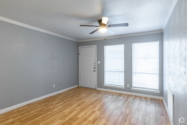 2 habitaciones, 1 baño, 850 pies cuadrados, sala de estar