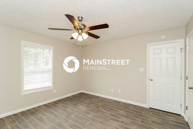 Photo - 3 Bedroom Pet-Friendly Home in DALLAS, GA with Main Street Renewal