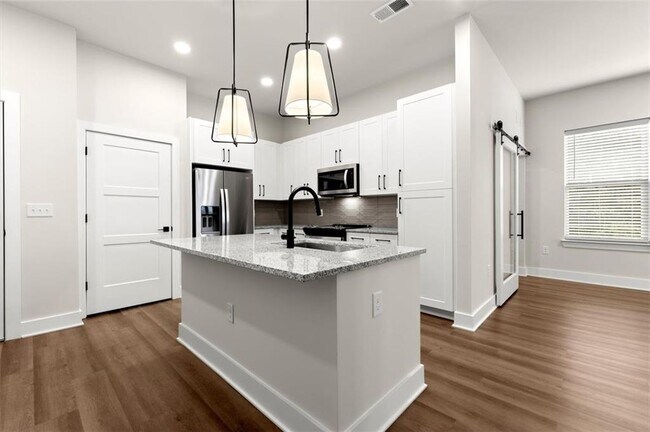 Photo - 2648 Sandy Plains Rd Unit 301