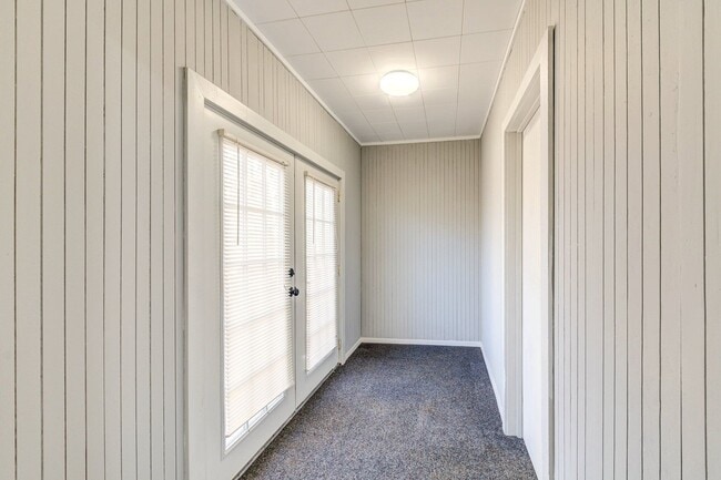 Photo - 3633 Shores Dr