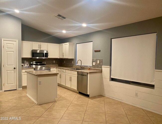 Photo - 2610 N 107th Dr