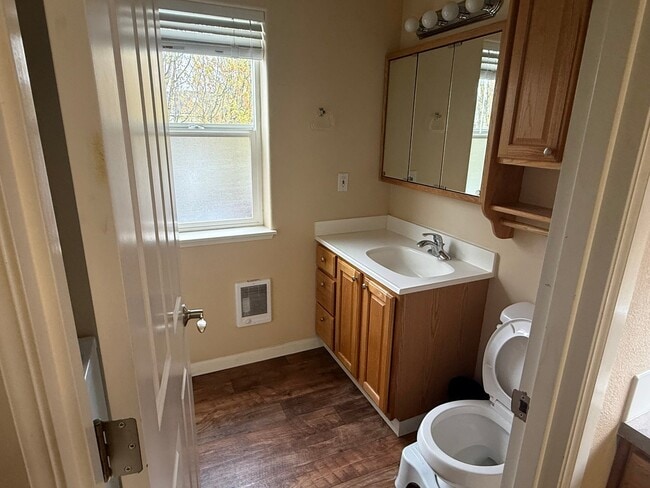 Photo - 1 NE Fairview Ave