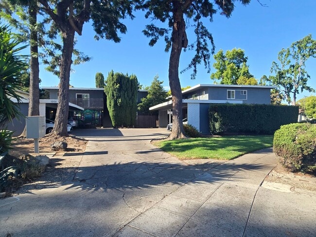 Building Photo - Ravenscourt Unit 1005-2 Rental