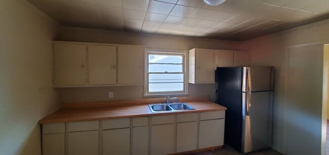Photo - 3 Bedroom 1 Bathroom House!