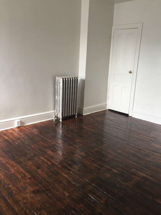 Photo - 5 Bedroom, 1 Bath, Parking-York City SD