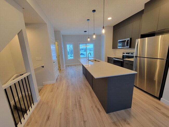 Photo - 3640-139 139 Ave NW Unit 7
