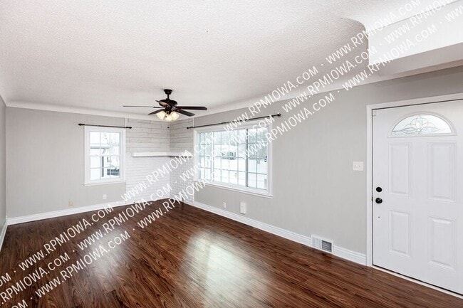 Photo - 3109 Holcomb Ave