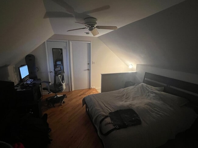 Photo - One bed, duplex in Lakeview, Pet friendly!! Apartment Unit 2R