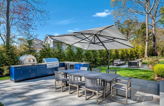 Photo - 17 Bayview Rd W