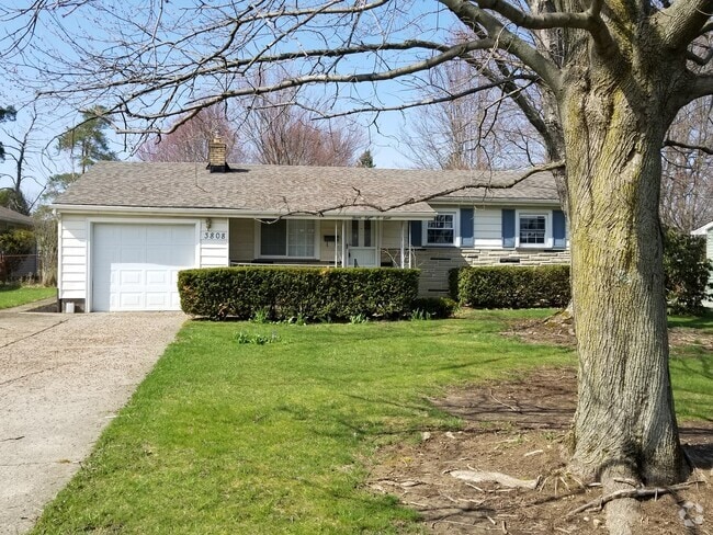 Building Photo - 3808 Cumberland Dr Rental
