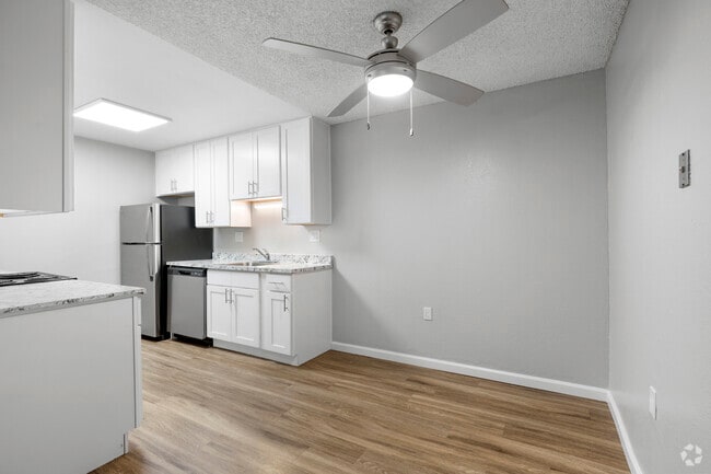 1BR, 1BA - 650SF - Dining Room