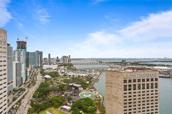 Building Photo - 325 S Biscayne Blvd Unit 4324