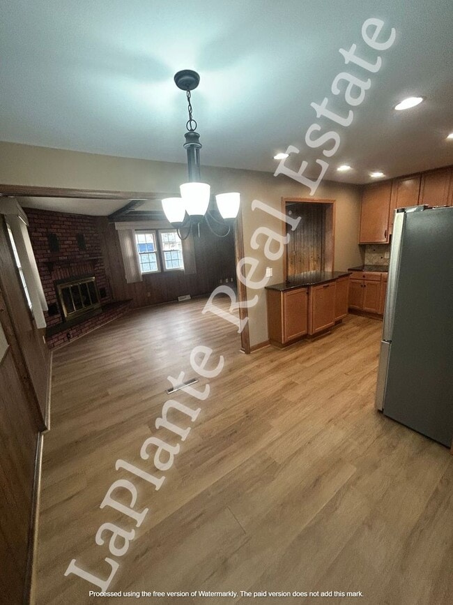 Photo - Charming 3-bedroom, 2-bathroom home located in the heart of Maumee