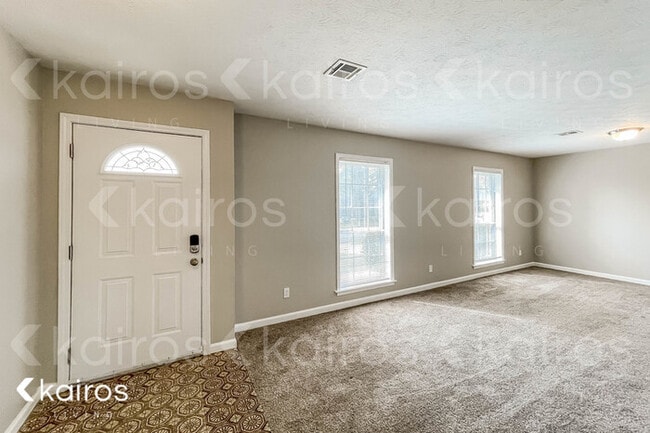 Photo - 2073 Edinburgh Dr