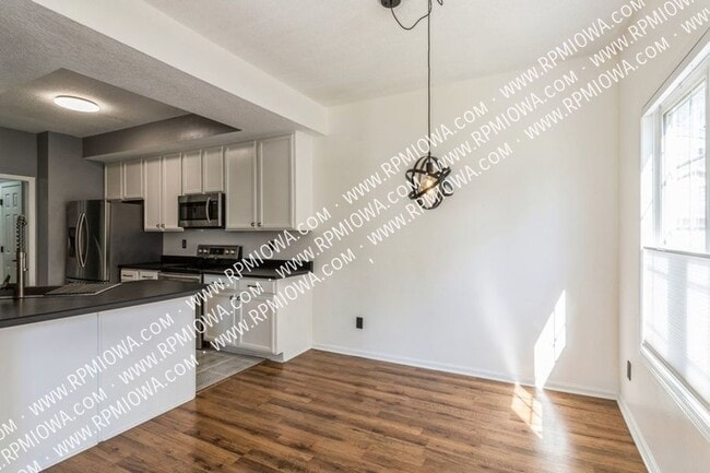 Photo - FOUNTAIN POINTE TOWNHOME!! 2 Bed, 2.5 Bath...