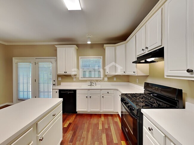 Photo - 1990 Turtle Creek Way