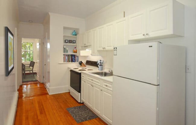 Building Photo - 9 Fairbanks St Unit 1 Rental