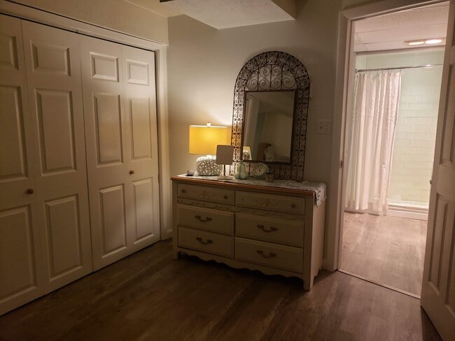 Master suite - 25 Pinehurst Rd