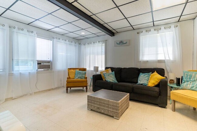 Photo - 1006 Newton St