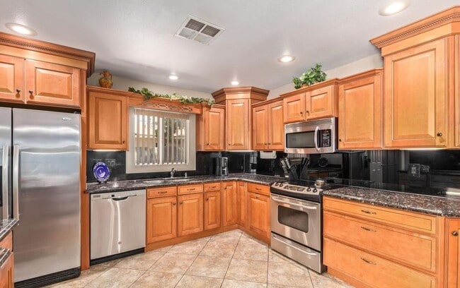 Photo - Updated 3bd w/ pool 51ave Bell