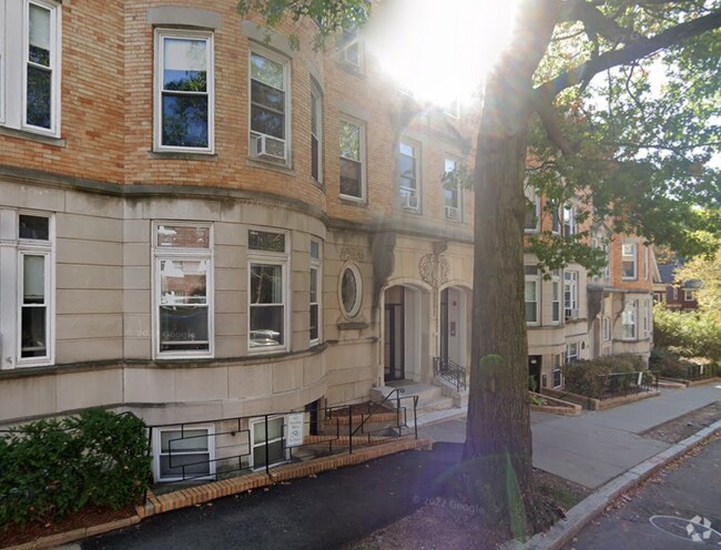 Building Photo - 21 Fairbanks St Unit 23 Rental