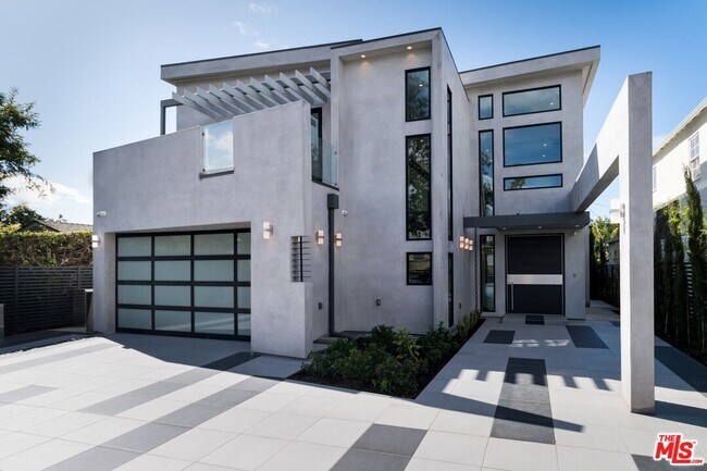 Photo - 159 S Bowling Green Way